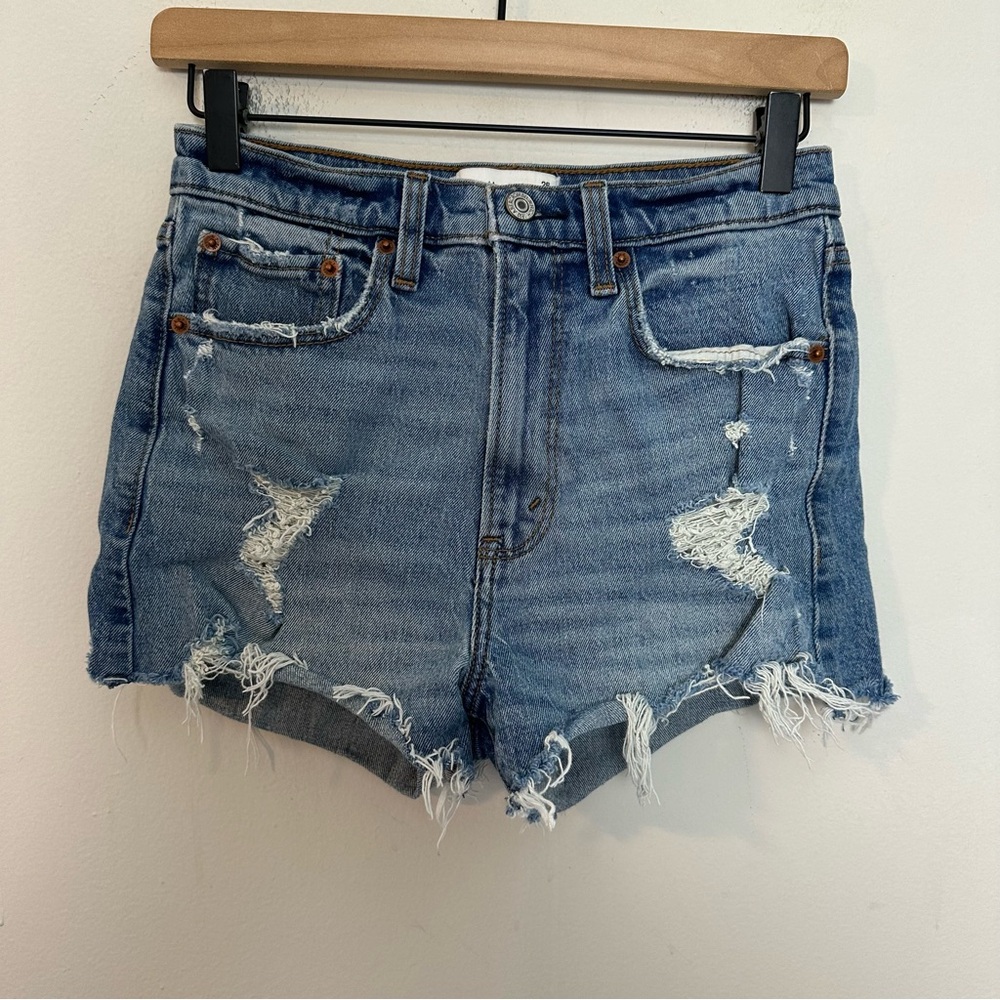 ABERCROMBIE- High Rise Mom Short Distressed Denim